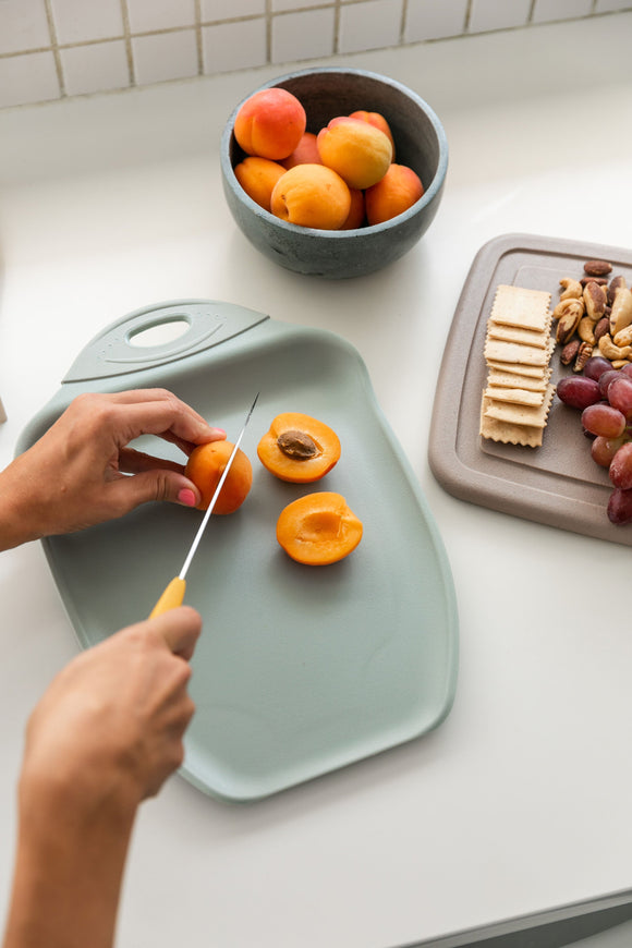 LARGE CHOP & SCOOP CUTTING BOARD, SAGE