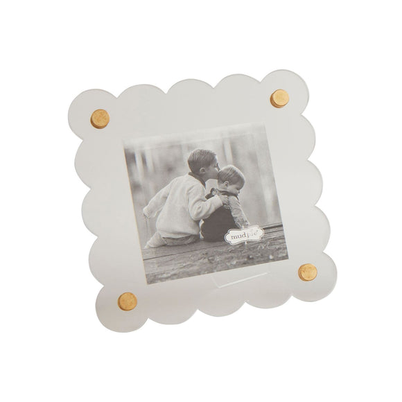 SCALLOPED SQUARE ACRYLIC FRAME