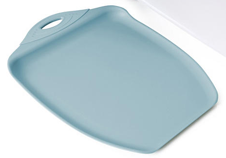 LARGE CHOP & SCOOP CUTTING BOARD, SMOKE BLUE