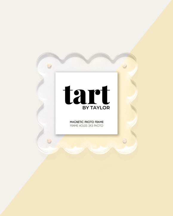 CLEAR MINI ACRYLIC SCALLOP PICTURE FRAME